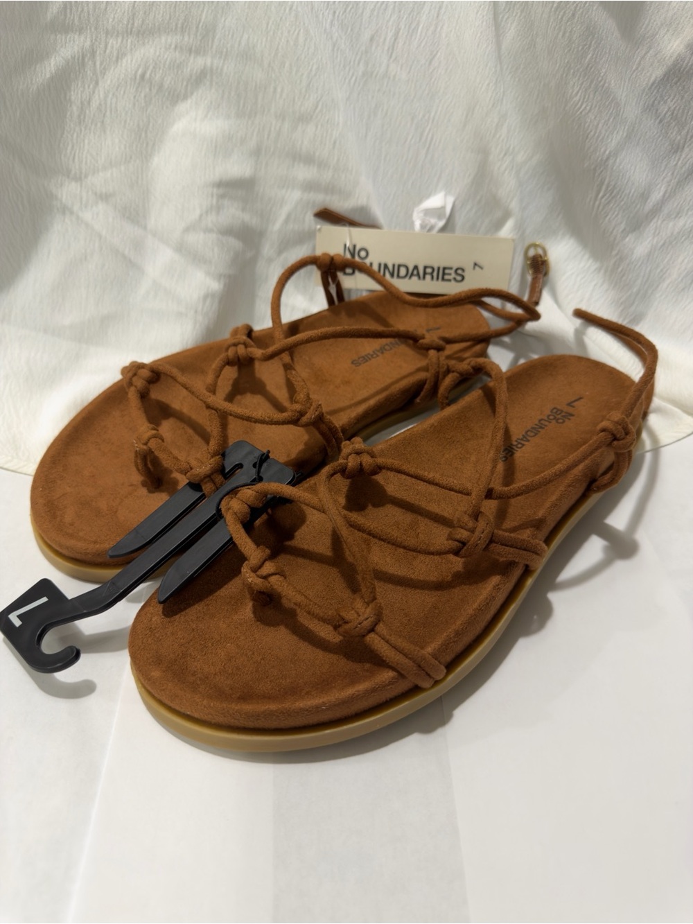 No Boundaries Women's Tan Knot-Strap Suede Sandals